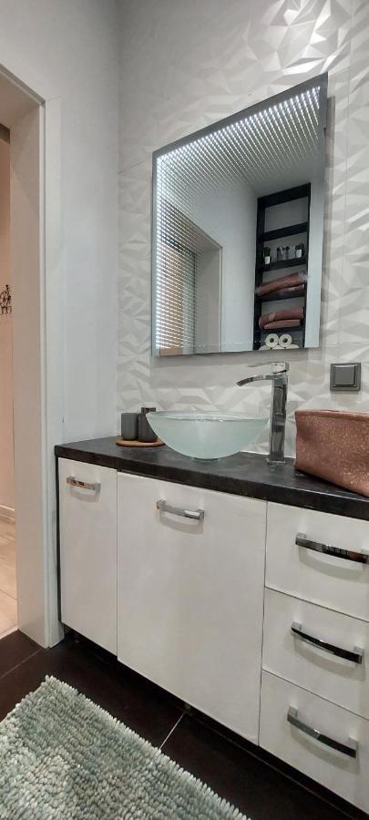 Apartament W Centrum Ниса Екстериор снимка